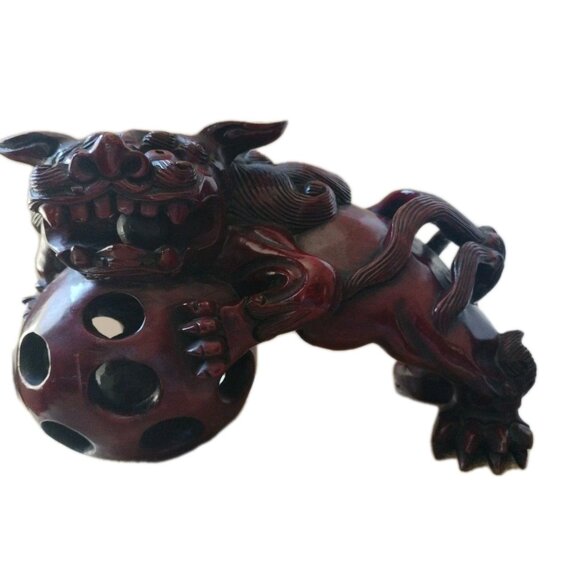 Vintage Lg Hand Carved Chinese Wood Foo Dog with Floating Ball Mouth & Ball 14